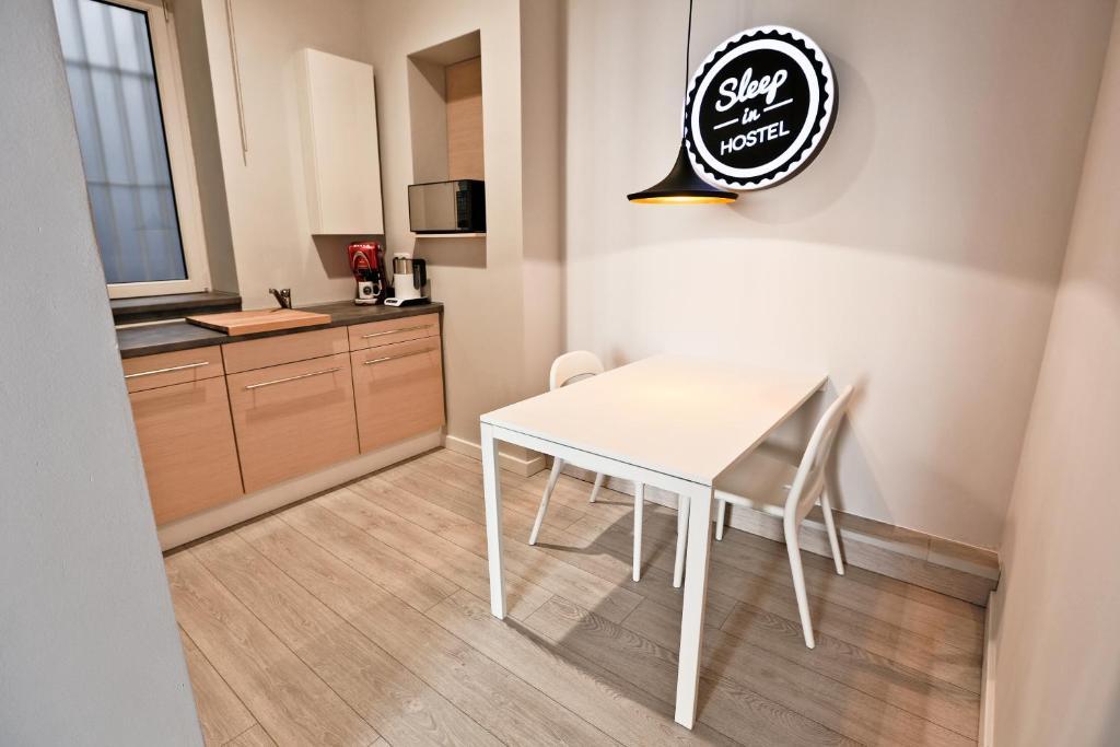 Sleep In Hostel & Apartments Stary Rynek Poznan Exterior photo