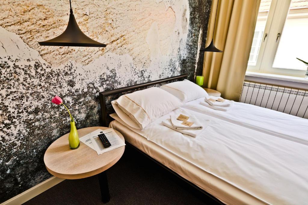 Sleep In Hostel & Apartments Stary Rynek Poznan Room photo
