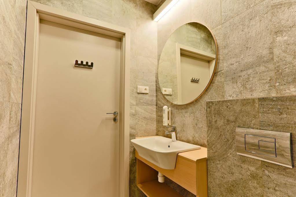 Sleep In Hostel & Apartments Stary Rynek Poznan Exterior photo